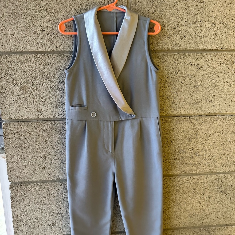 Light blue Sleeveless Jumpsuit with Shawl Collar